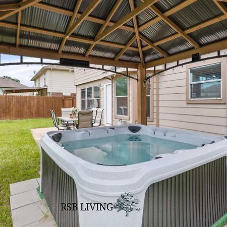 Brand New 4Br 2Ba Holiday Home With Hot Tub 휴스턴 외부 사진